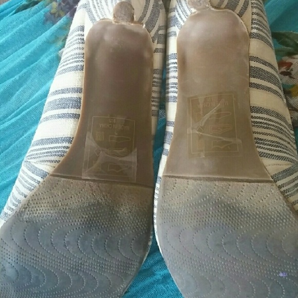 Heels - Picture 4 of 4